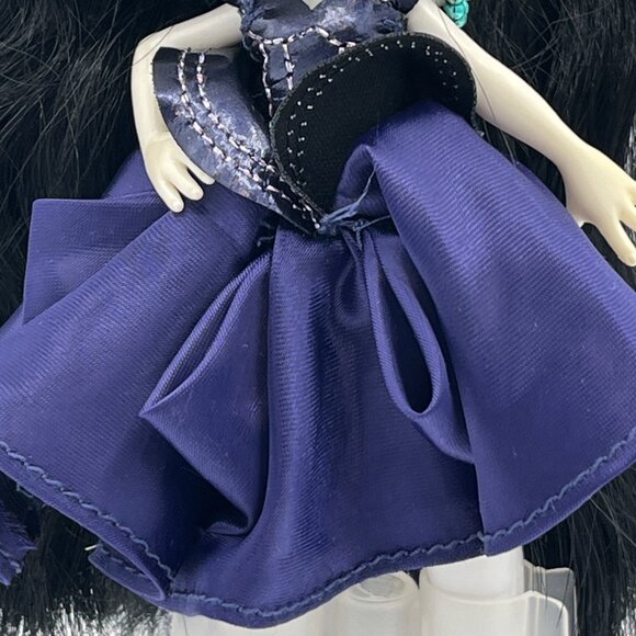 RARE NOVI STARS MALIE TASKER ALIEN DOLL with Galactic Gown MGA - Picture 3 of 11